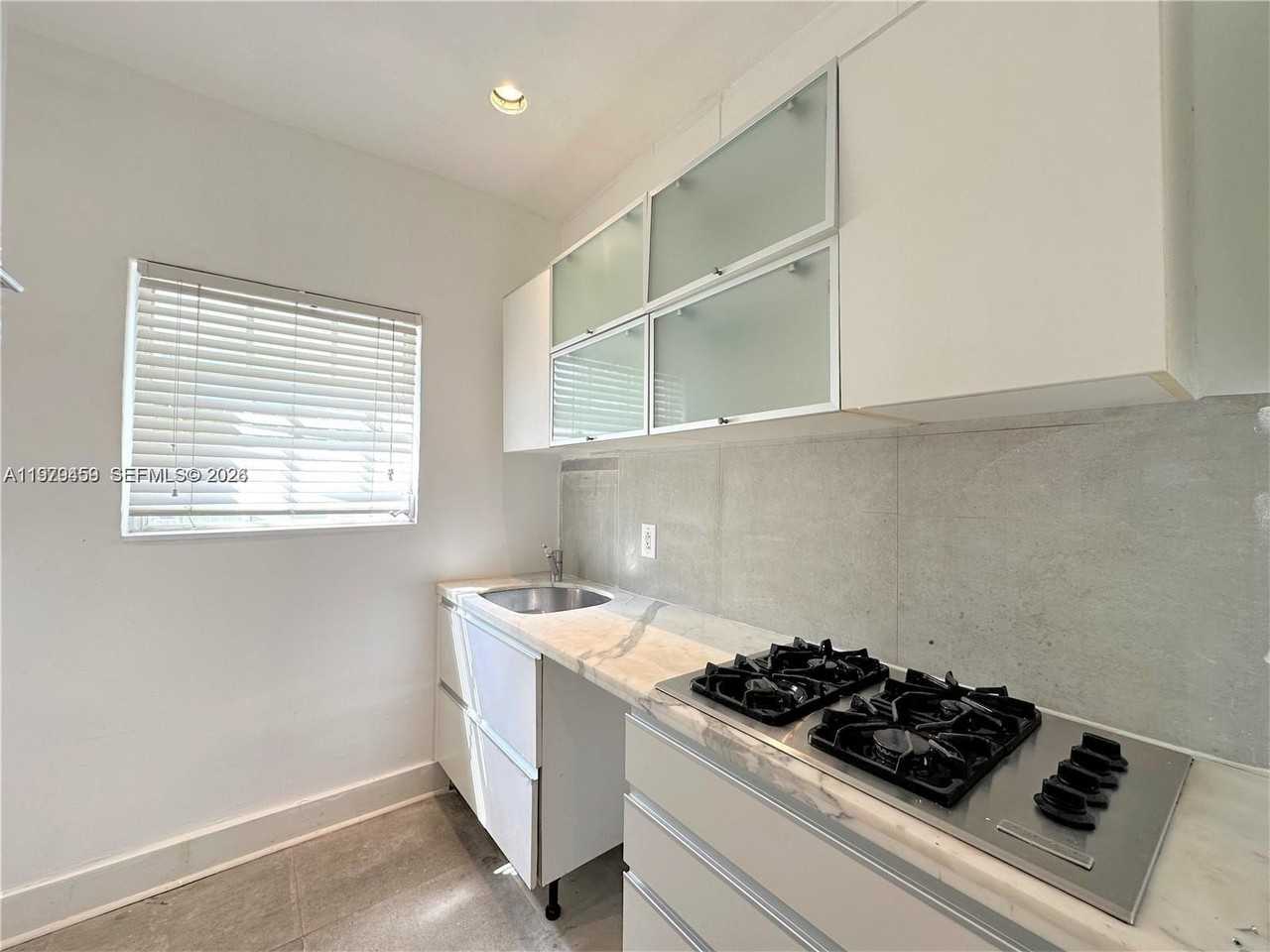 840 10th St #10 - Photo 6 of 17