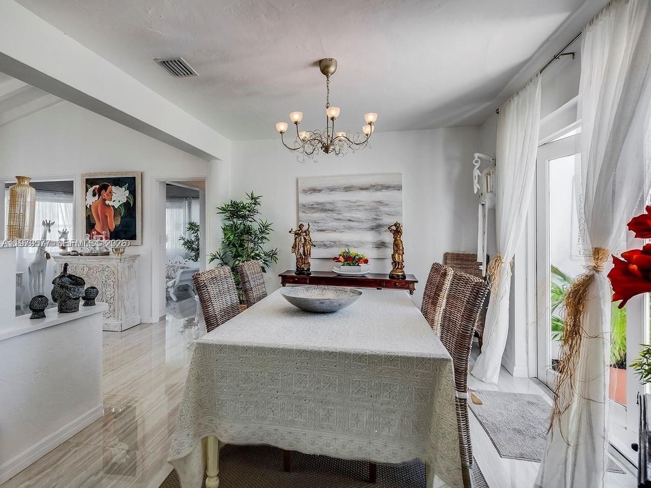 6910 Rue Notre Dame #0 - Photo 4 of 24