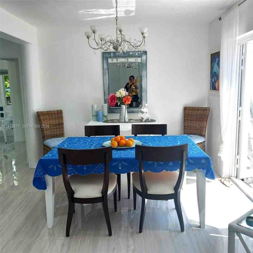 6910 Rue Notre Dame #0 - Photo 5 of 24