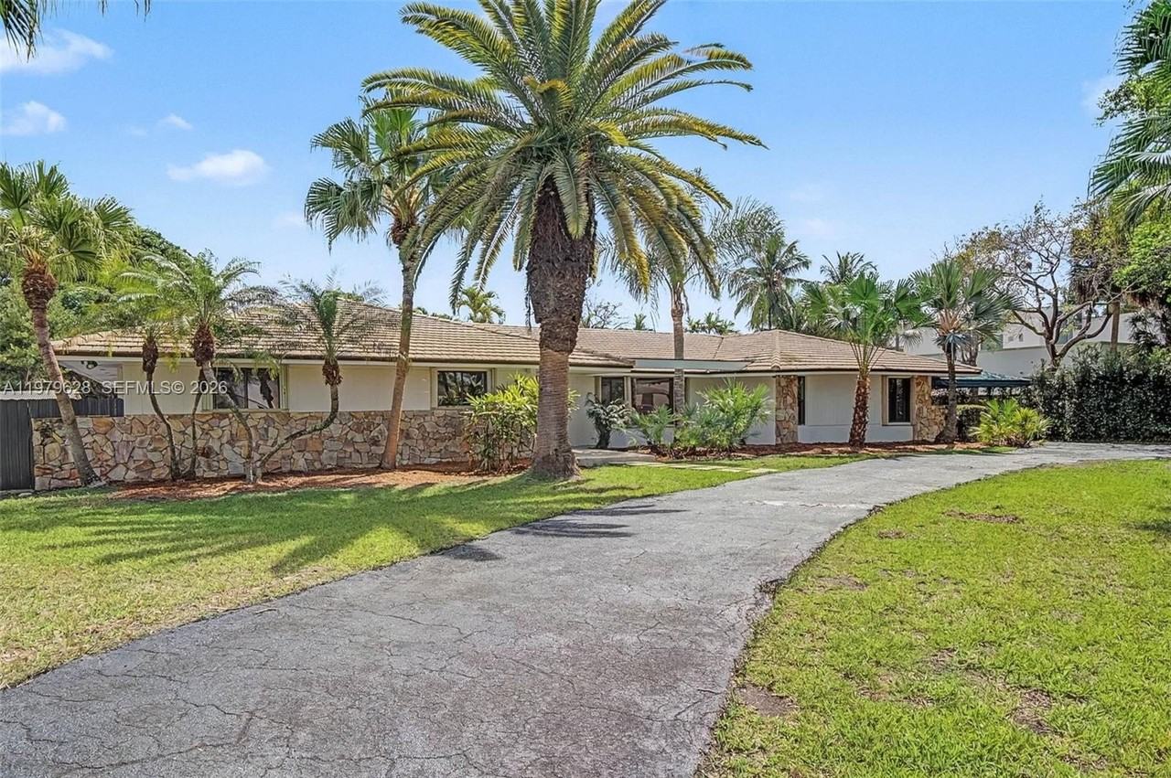 13621 Sw 103rd Ave - Photo 4 of 50