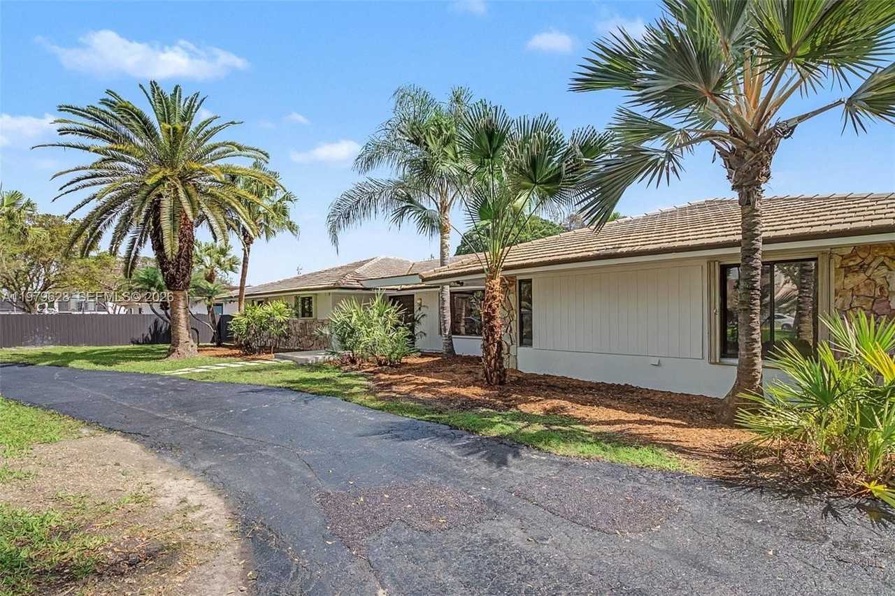 13621 Sw 103rd Ave - Photo 5 of 50