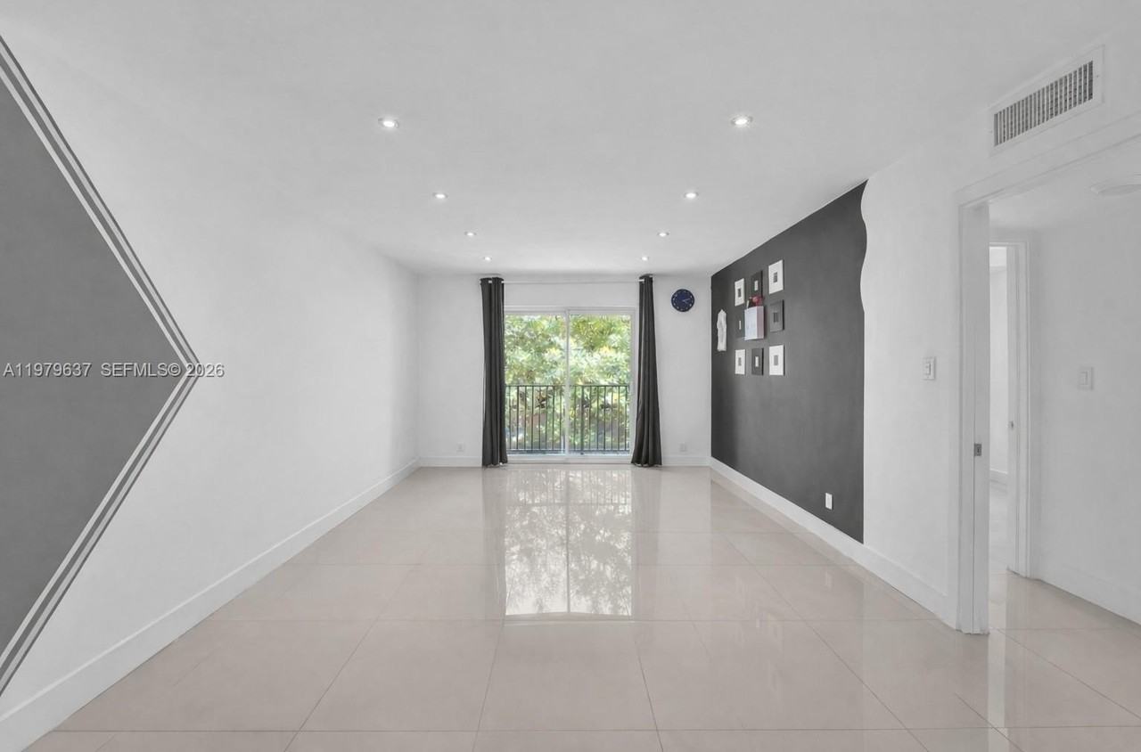 860 Ne 78th St #207 - Photo 4 of 21