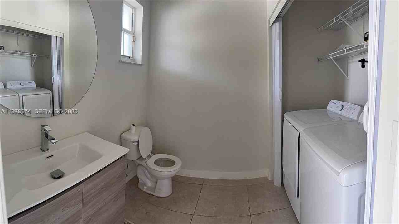 11810 Ne 19th Dr #7 - Photo 6 of 14