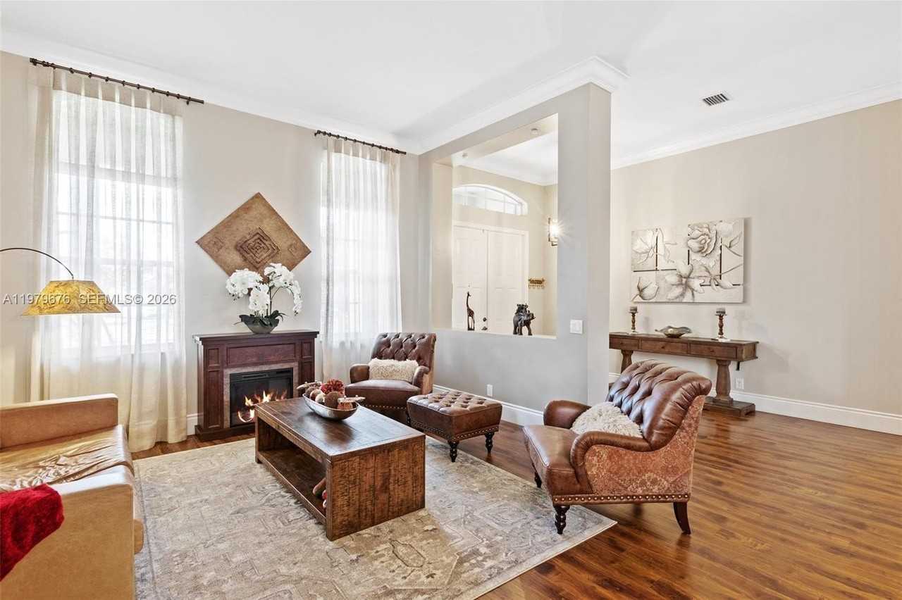 1533 Cardinal Way - Photo 6 of 30