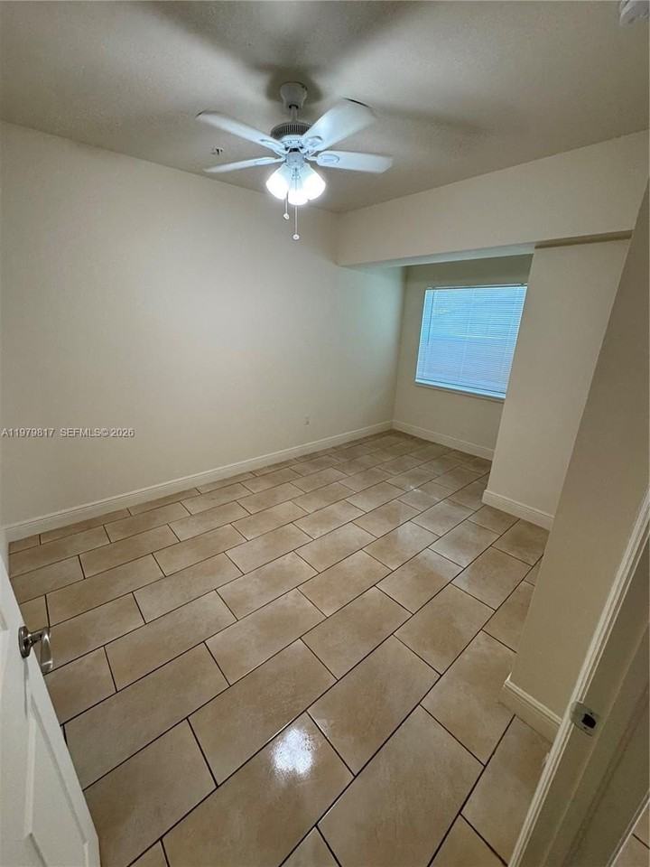 1315 Nw 1st St #101 - Photo 6 of 9