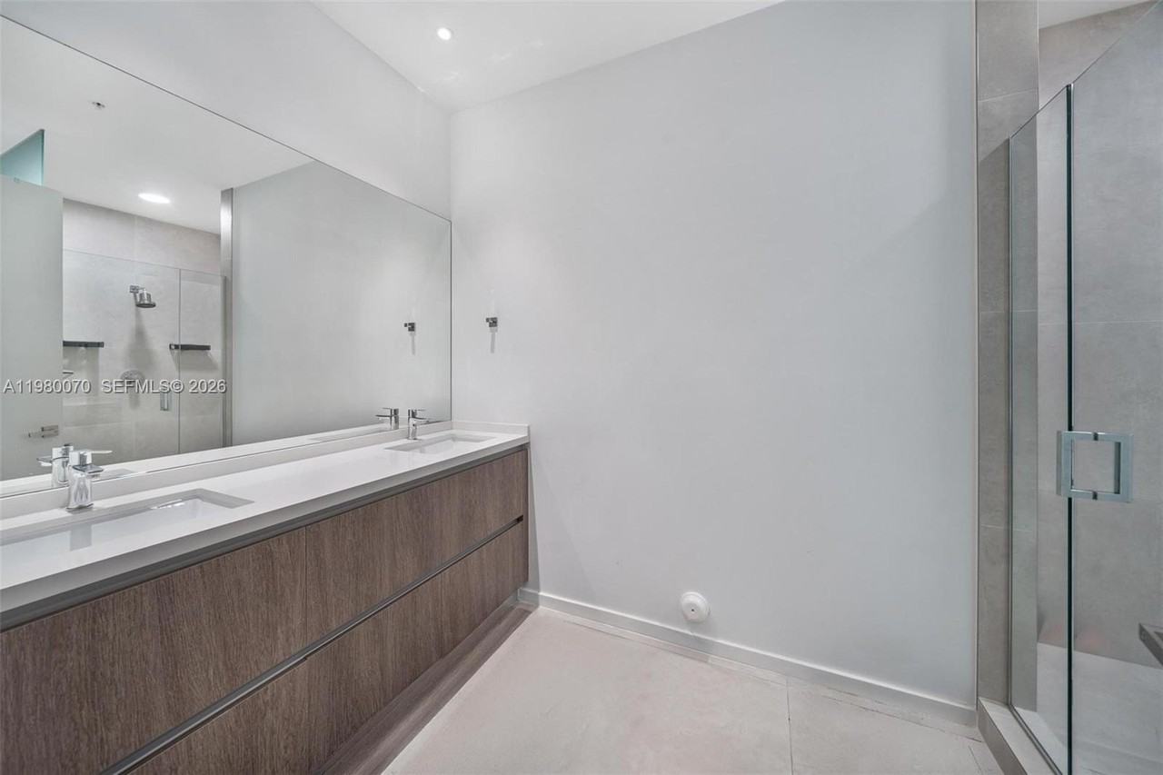 3156 Sw 27th Ave #101 - Photo 5 of 15