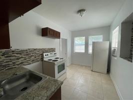 featured image of 1060 Nw 47th St #4