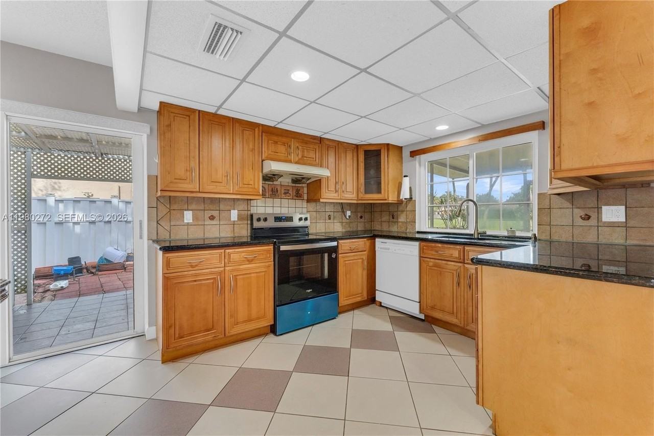 12145 Begonia Way #12145 - Photo 7 of 48