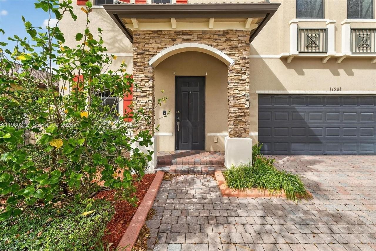 11561 Sw 232nd Ln #11561 - Photo 2 of 50