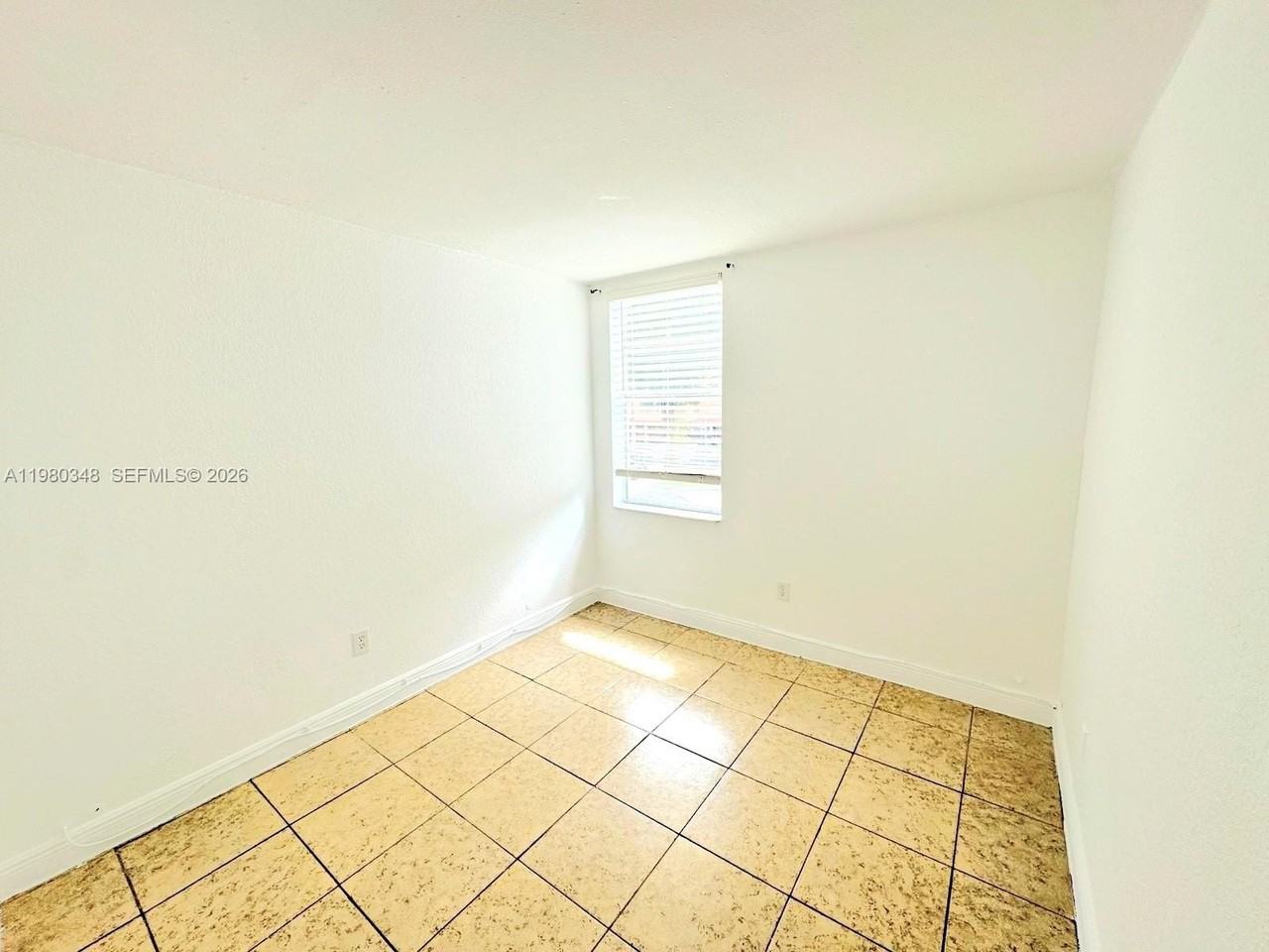 1805 W 56th St #202 - Photo 5 of 16