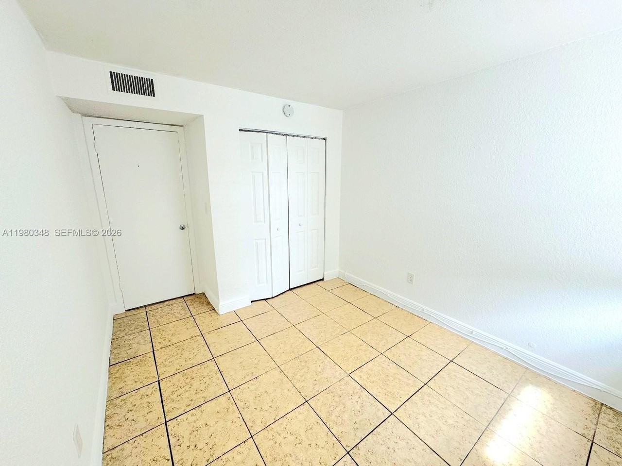 1805 W 56th St #202 - Photo 7 of 16