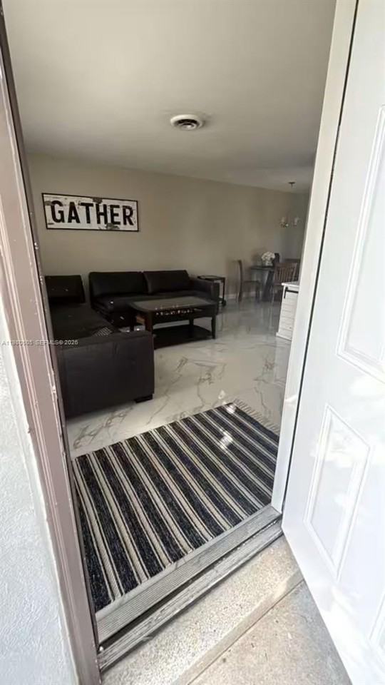 1120 Ne 24th Ave #2 - Photo 7 of 27