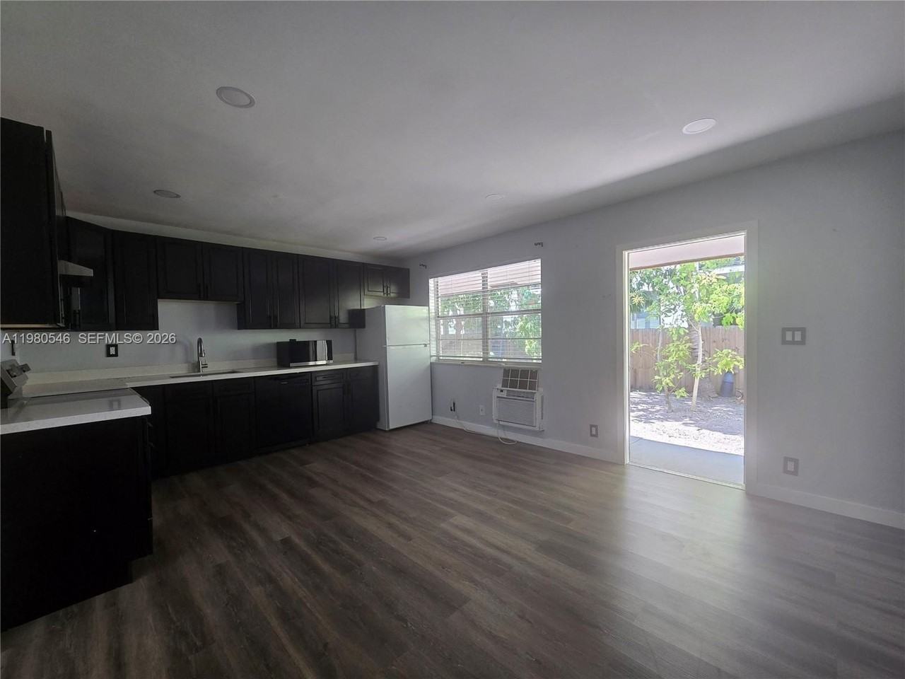 4095 N Andrews Ave #54 - Photo 2 of 11