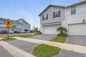 featured image of 4820 N Longwood Lake Sq