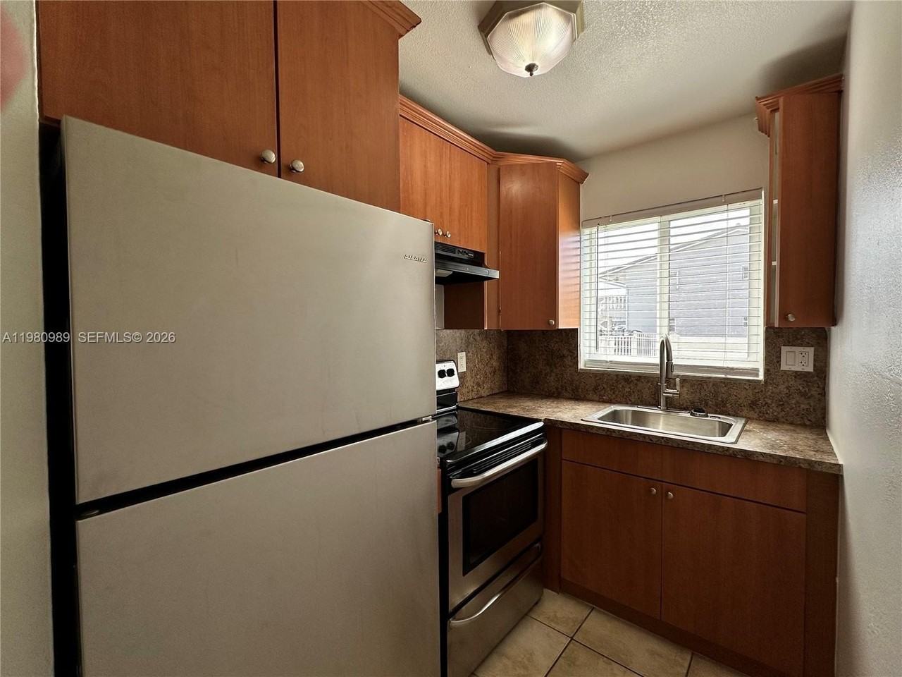 1400 Ne 56th St #113 - Photo 5 of 24