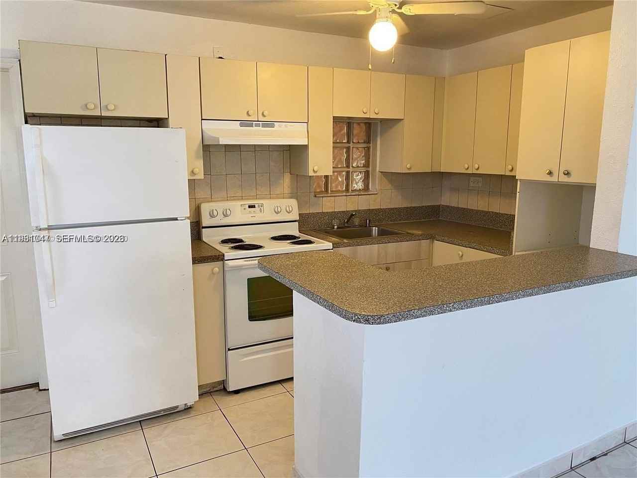 3621 Sw 46th Ave #0 - Photo 3 of 10