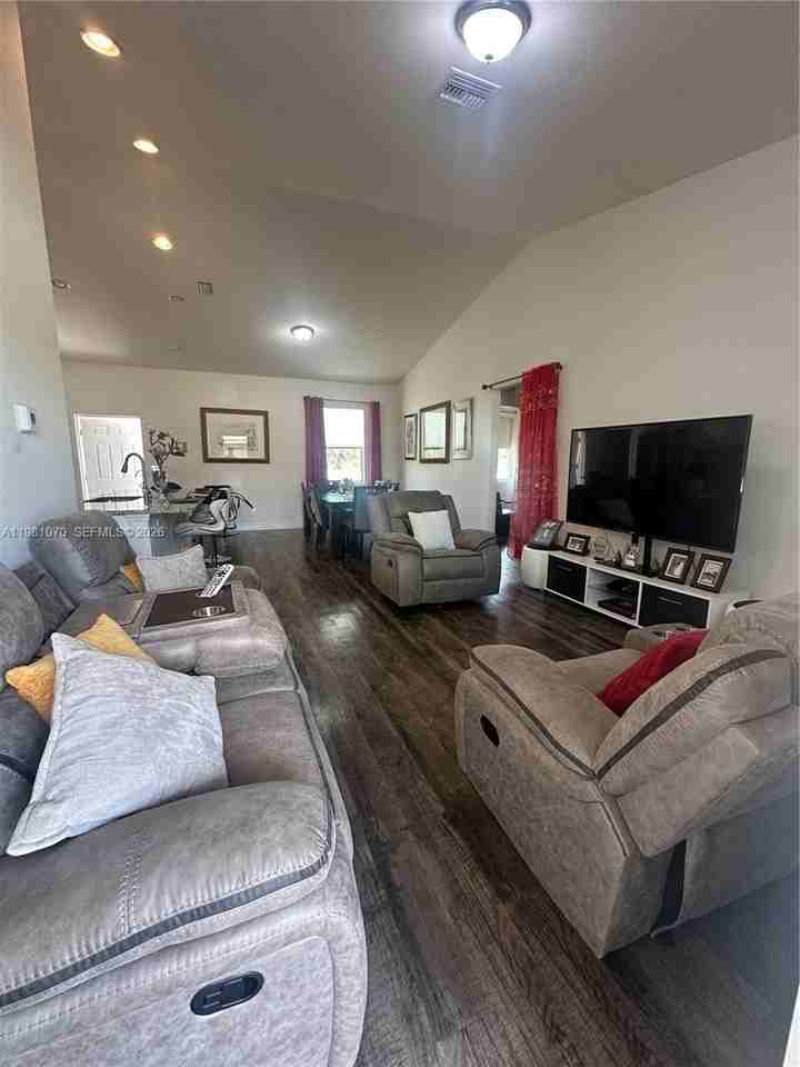 5029 S Peachtree Cir - Photo 6 of 24