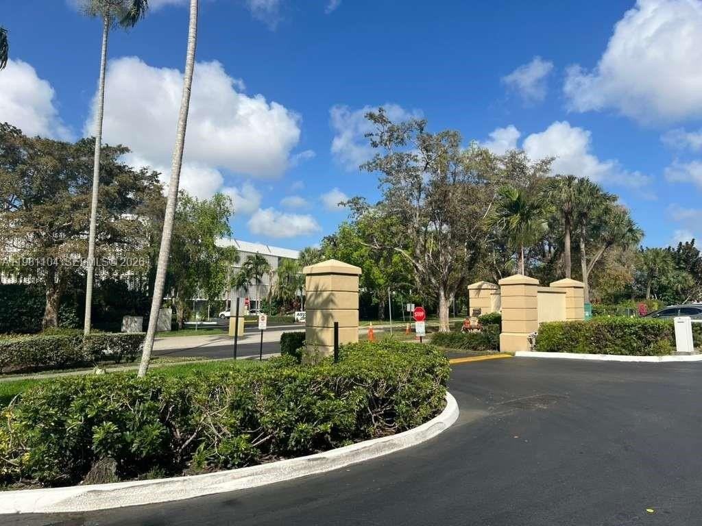 800 Ne 195th St #501 - Photo 3 of 9