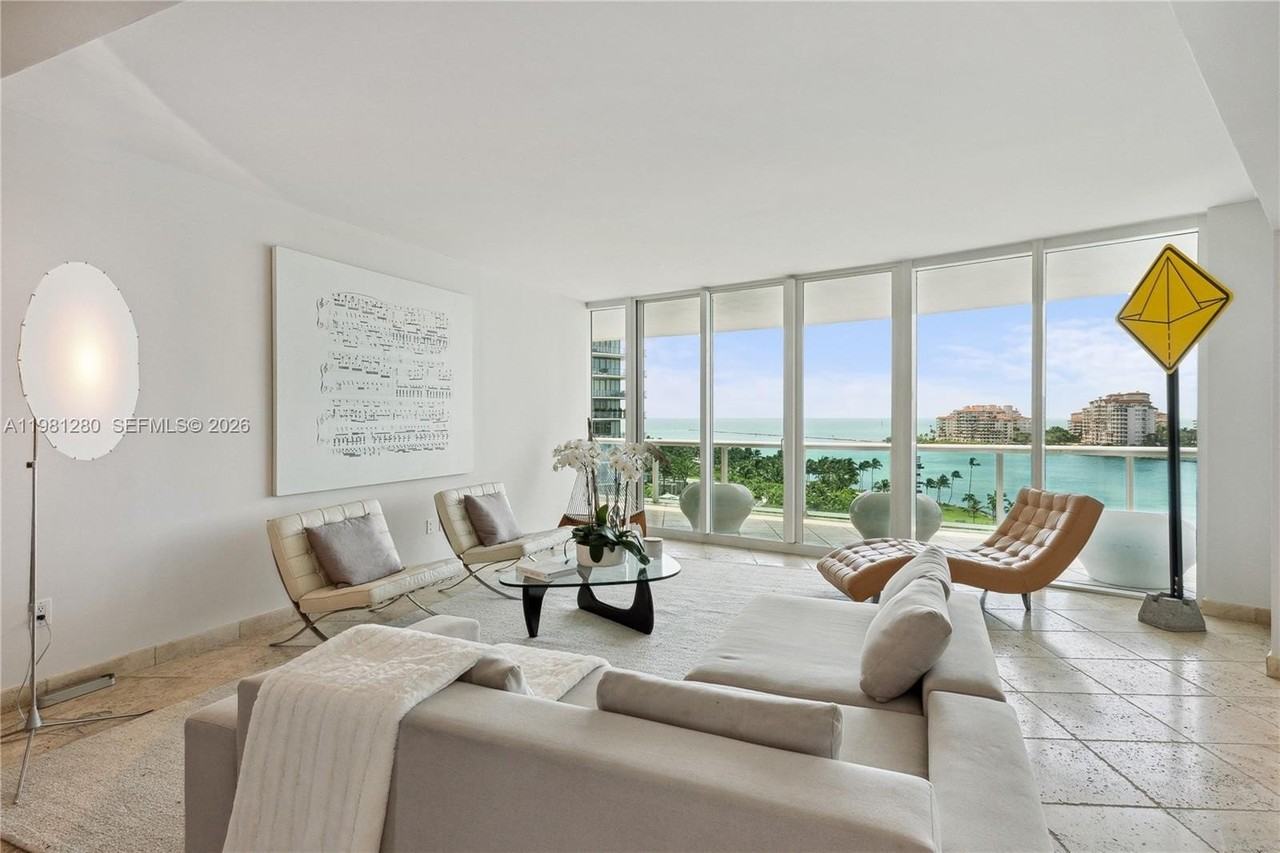 1000 S Pointe Dr #904 - Photo 6 of 27