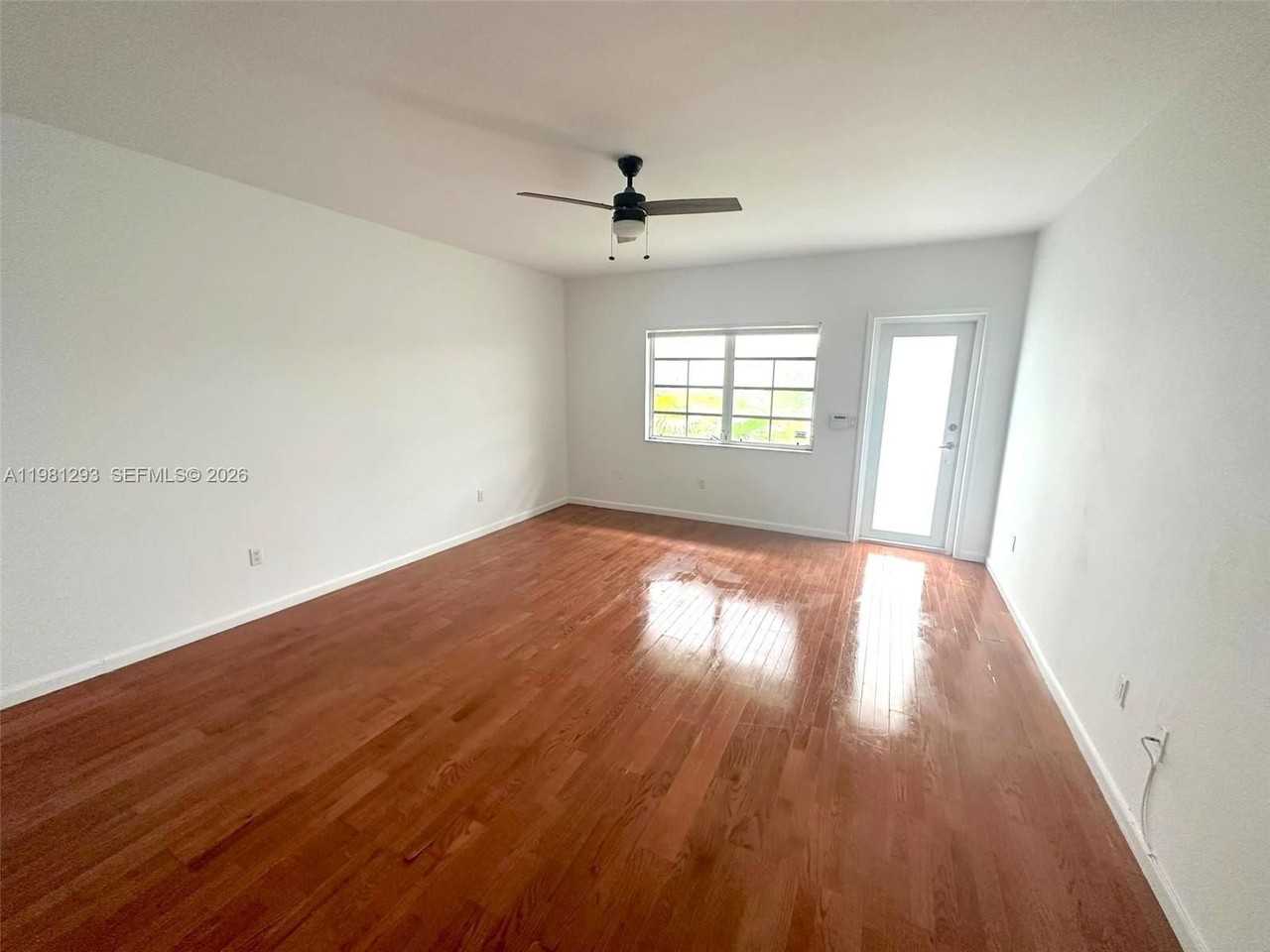 1525 Pennsylvania Ave #10 - Photo 4 of 14