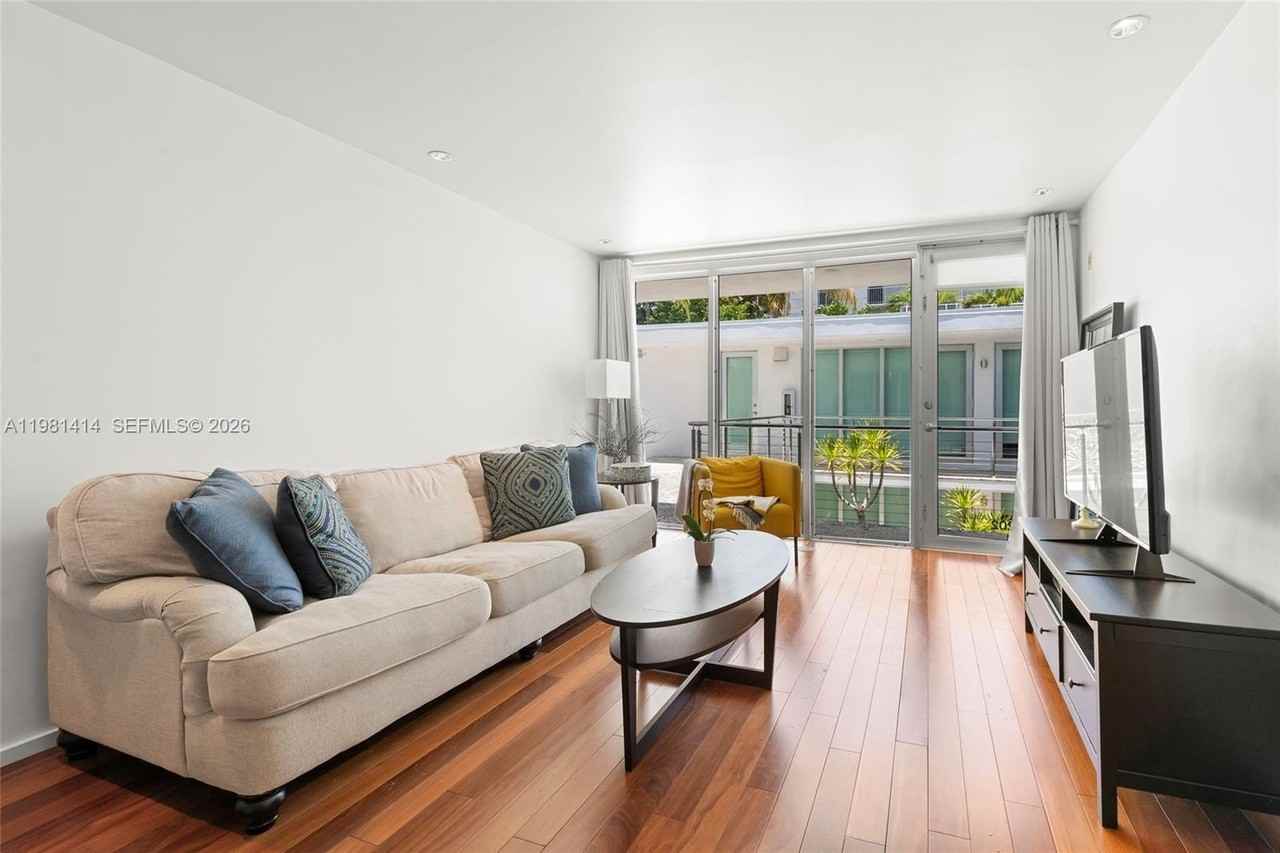 1601 West Ave #202 - Photo 5 of 20