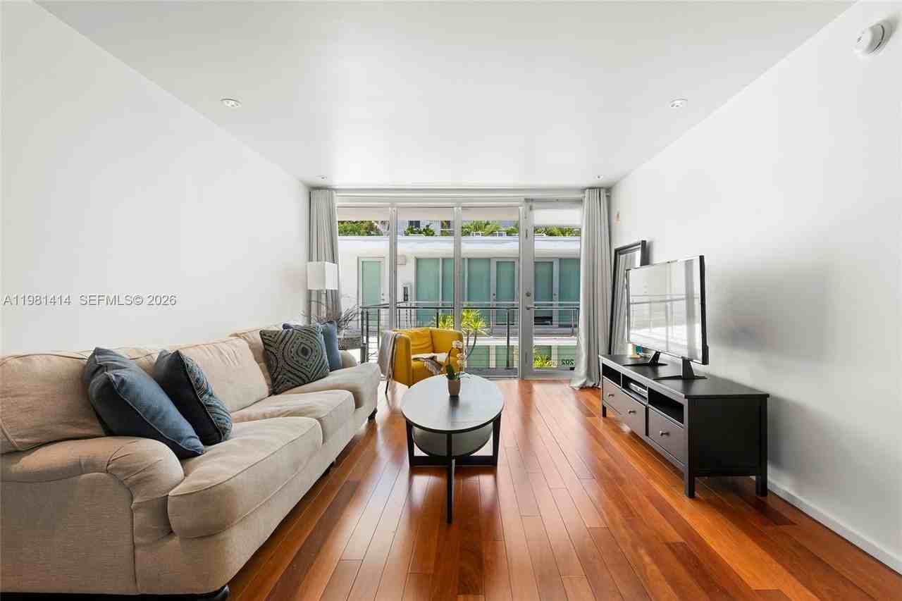 1601 West Ave #202 - Photo 6 of 20