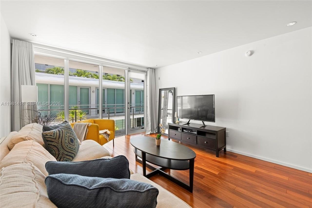 1601 West Ave #202 - Photo 7 of 20