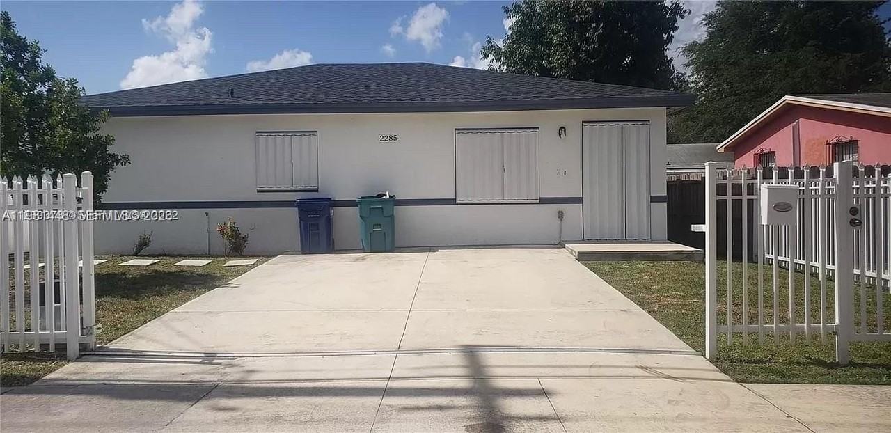 2285 Nw 91st St - Photo 2 of 9