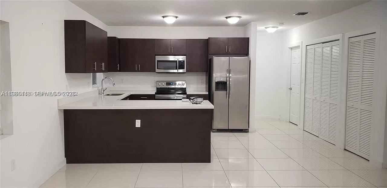 2285 Nw 91st St - Photo 4 of 9