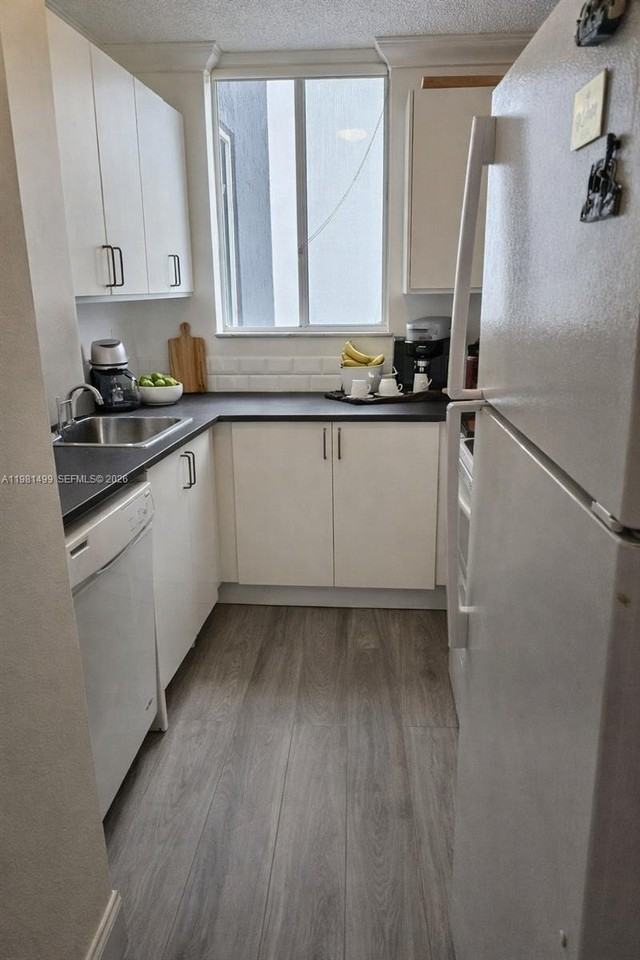 126 Sw 17th Rd #407 - Photo 6 of 8