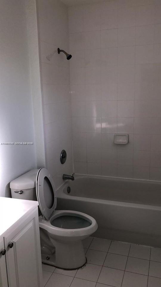 661 Sw 10th St #661 - Photo 2 of 11