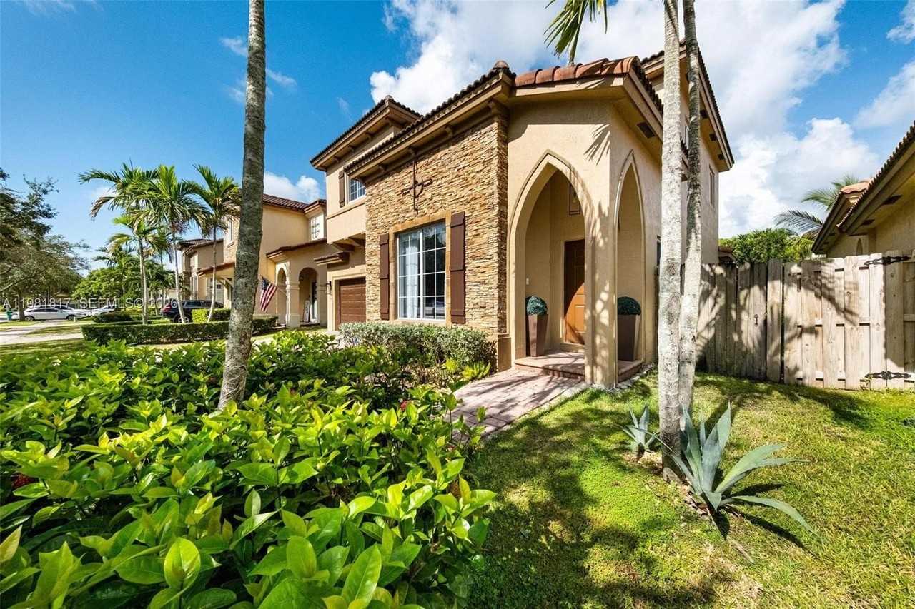 22536 Sw 94th Pl - Photo 2 of 25