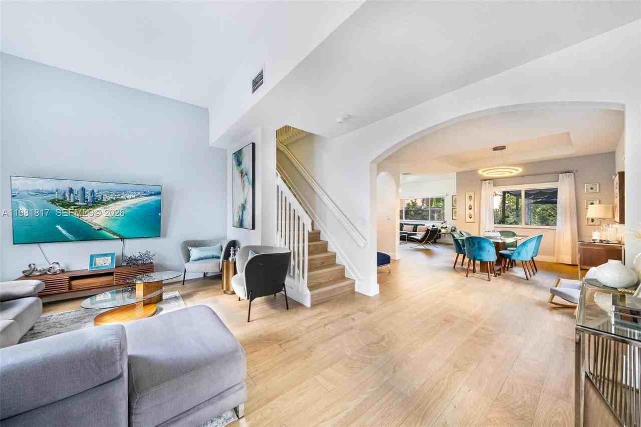 22536 Sw 94th Pl - Photo 4 of 25