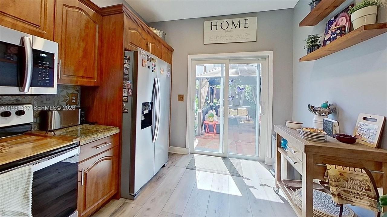 3760 Westminster St - Photo 7 of 38