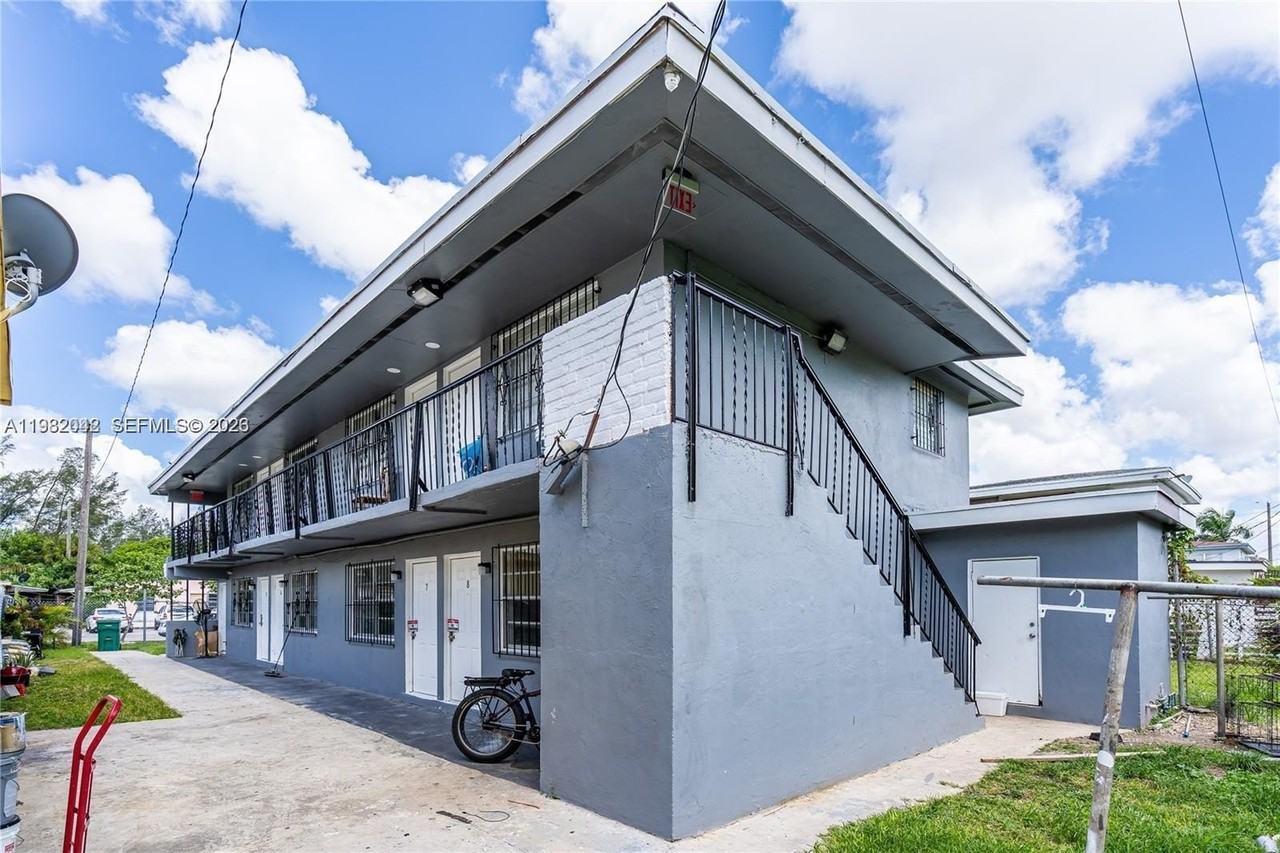 1445 Nw 2nd Ave #3 - Photo 3 of 21