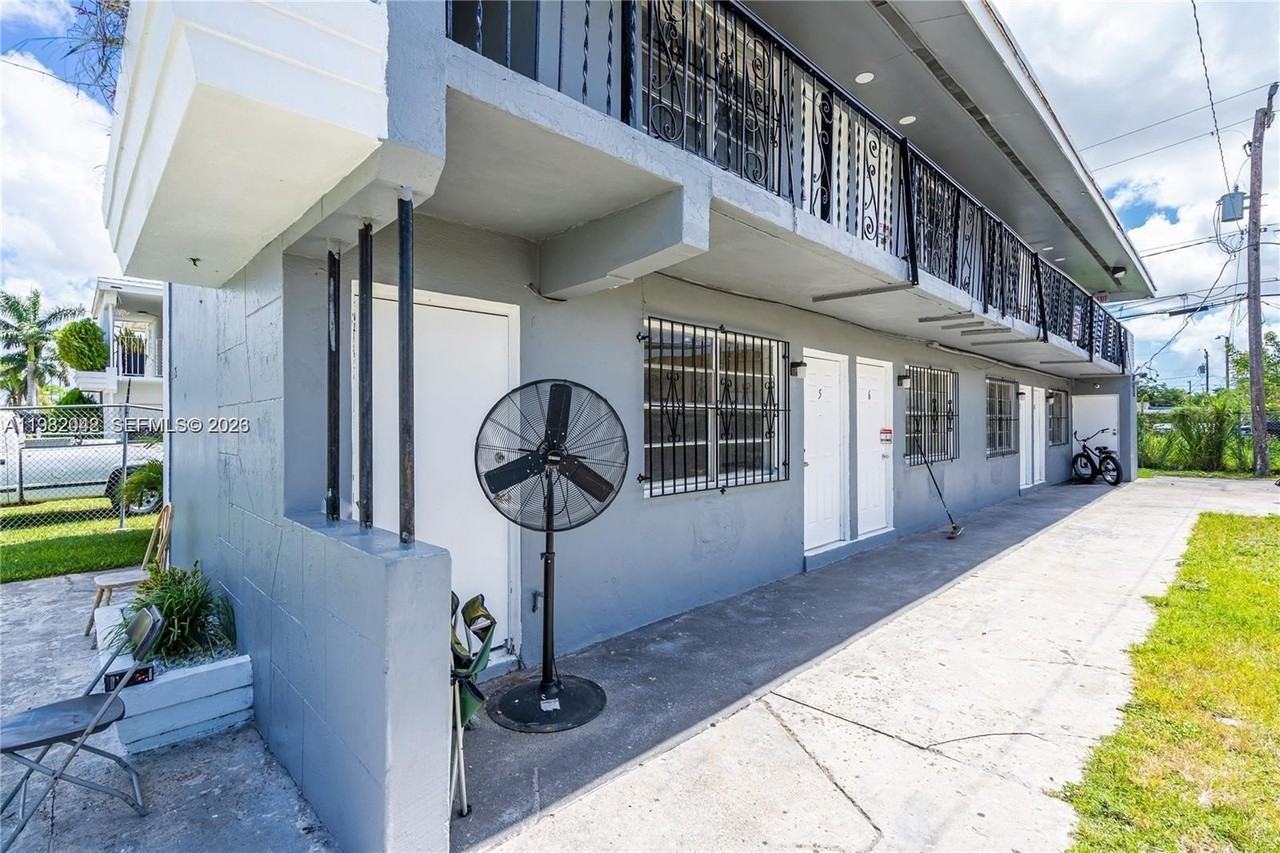 1445 Nw 2nd Ave #3 - Photo 5 of 21