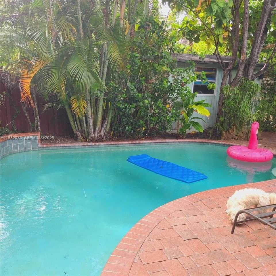 1601 Ne 17th Ter #2 - Photo 2 of 9