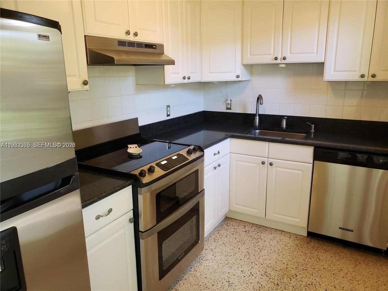 1601 Ne 17th Ter #2 - Photo 6 of 9