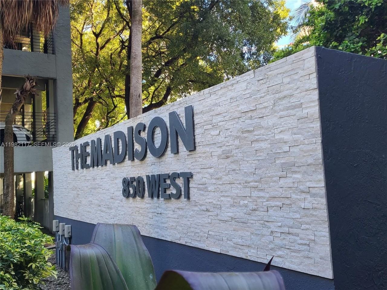 850 N Miami Ave #W605 - Photo 2 of 36