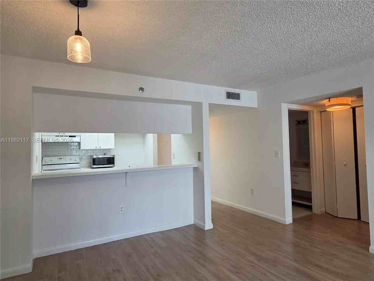 850 N Miami Ave #W605 - Photo 5 of 36