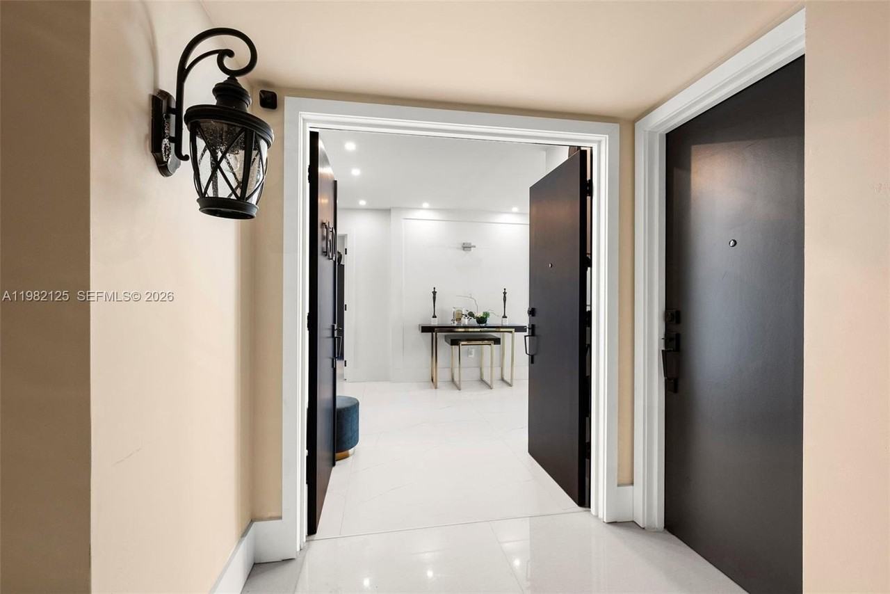 4300 N Ocean Blvd #15D