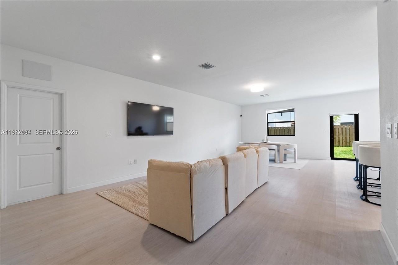 11932 Sw 241st Ter #11932 - Photo 5 of 50