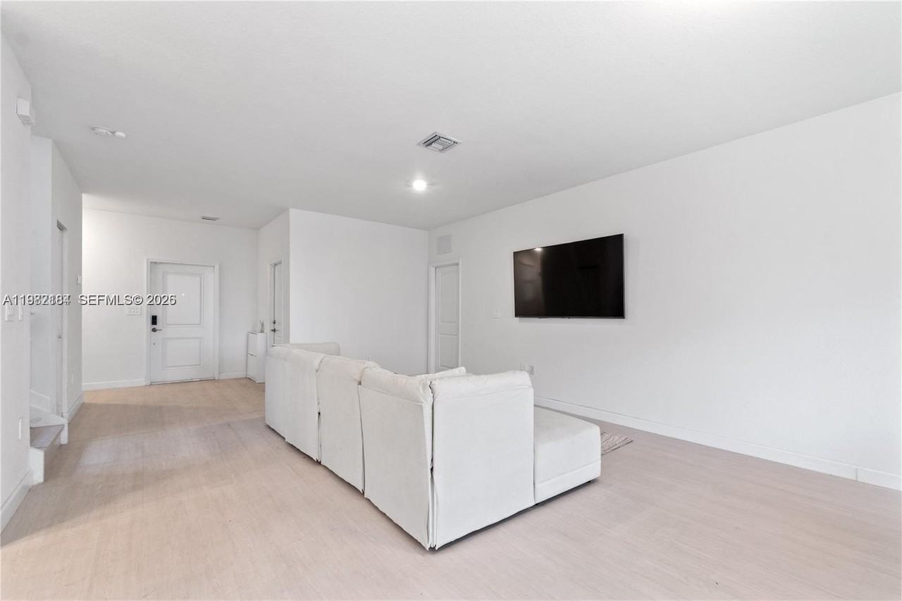 11932 Sw 241st Ter #11932 - Photo 6 of 50