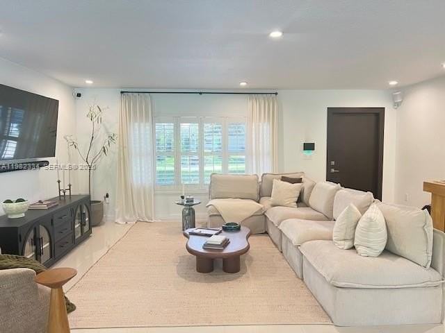 7901 Nw 171st St - Photo 5 of 38