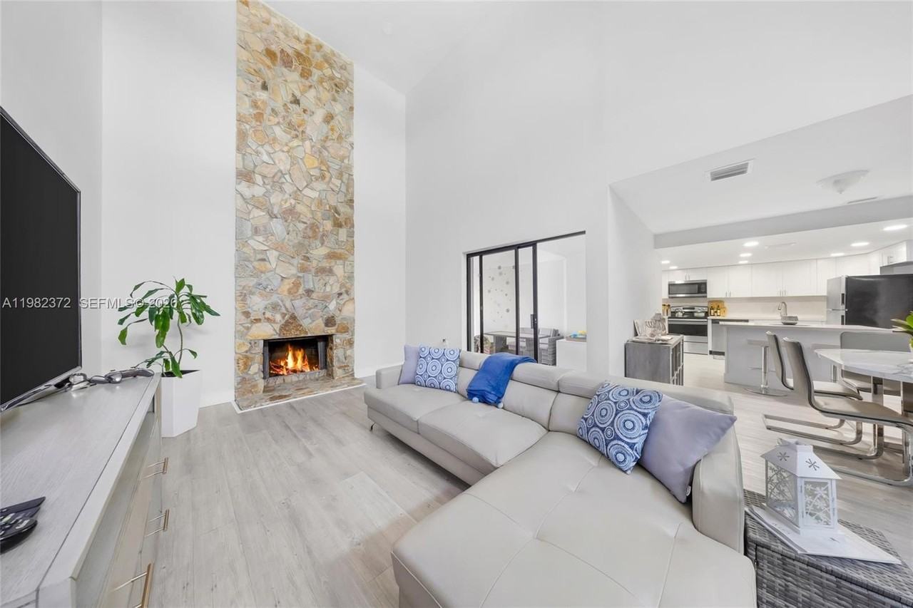 6637 Nw 181st Ln #6637 - Photo 6 of 40