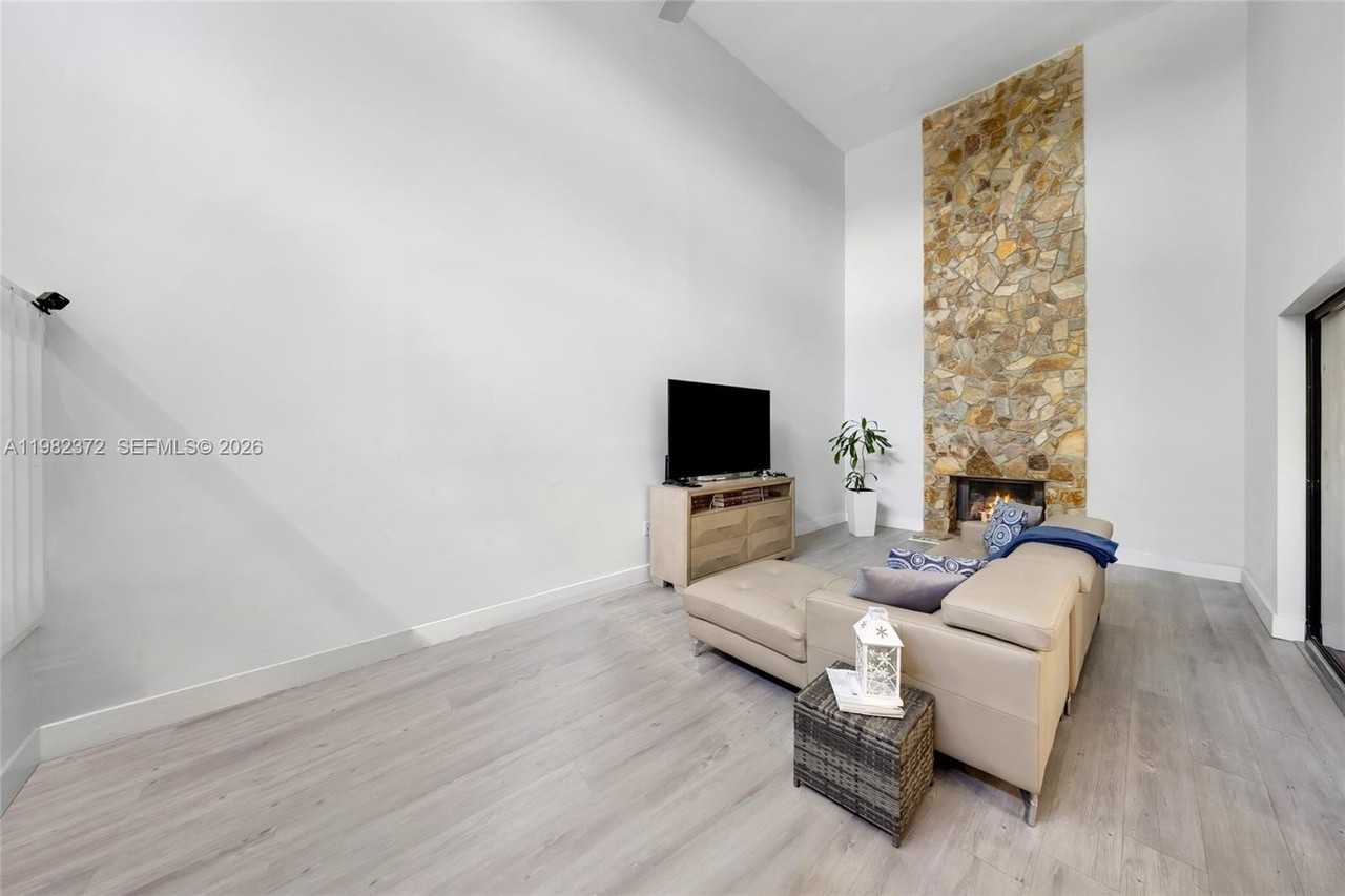 6637 Nw 181st Ln #6637 - Photo 7 of 40