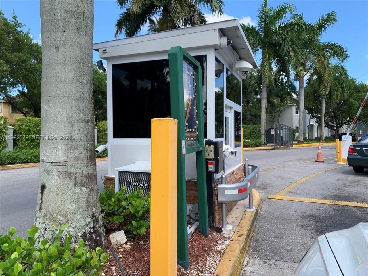 3001 Se 17th Ave #3001 - Photo 4 of 47