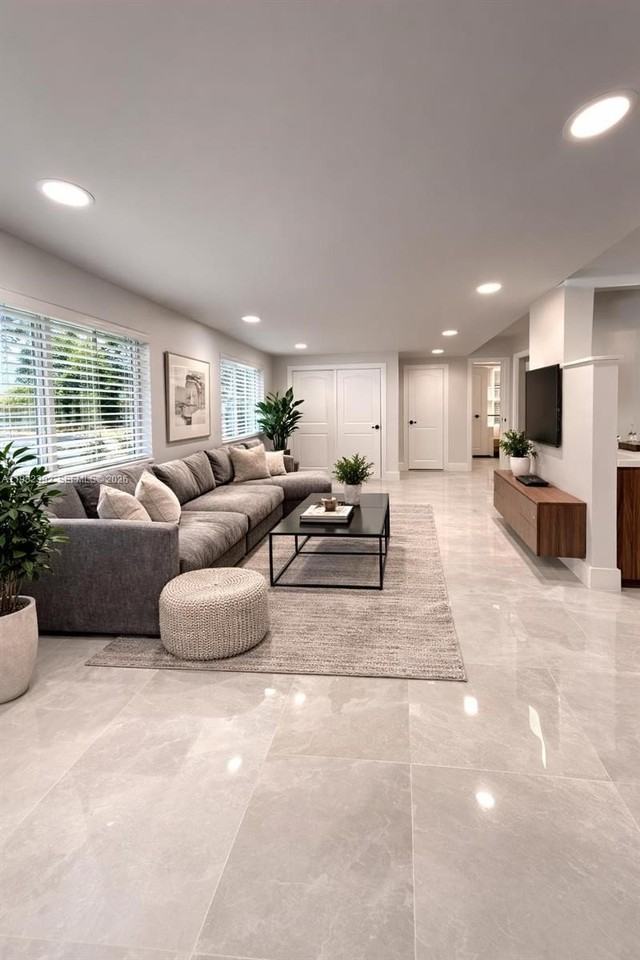 916 Ne 2nd St #D - Photo 5 of 10