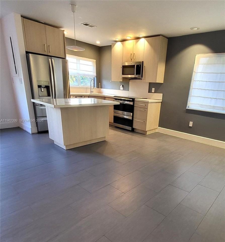 13881 Ne 2nd Ct #C6 - Photo 6 of 22