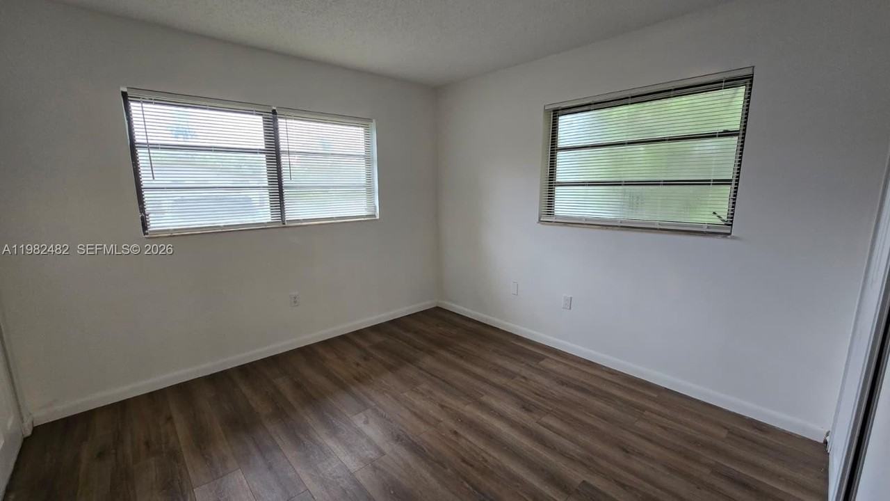 13950 Ne 4th Ave #AA - Photo 4 of 8